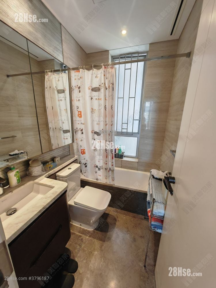 Savannah Sell 3 Bedrooms 697 ft²