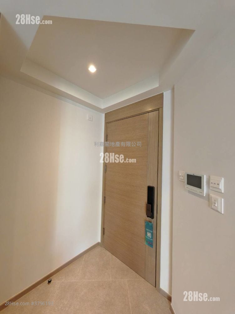 The Yoho Hub Sell 2 Bedrooms , 1 Bathroom 467 ft²