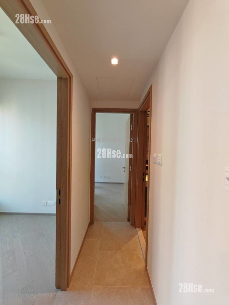 The Yoho Hub Sell 2 Bedrooms , 1 Bathroom 467 ft²