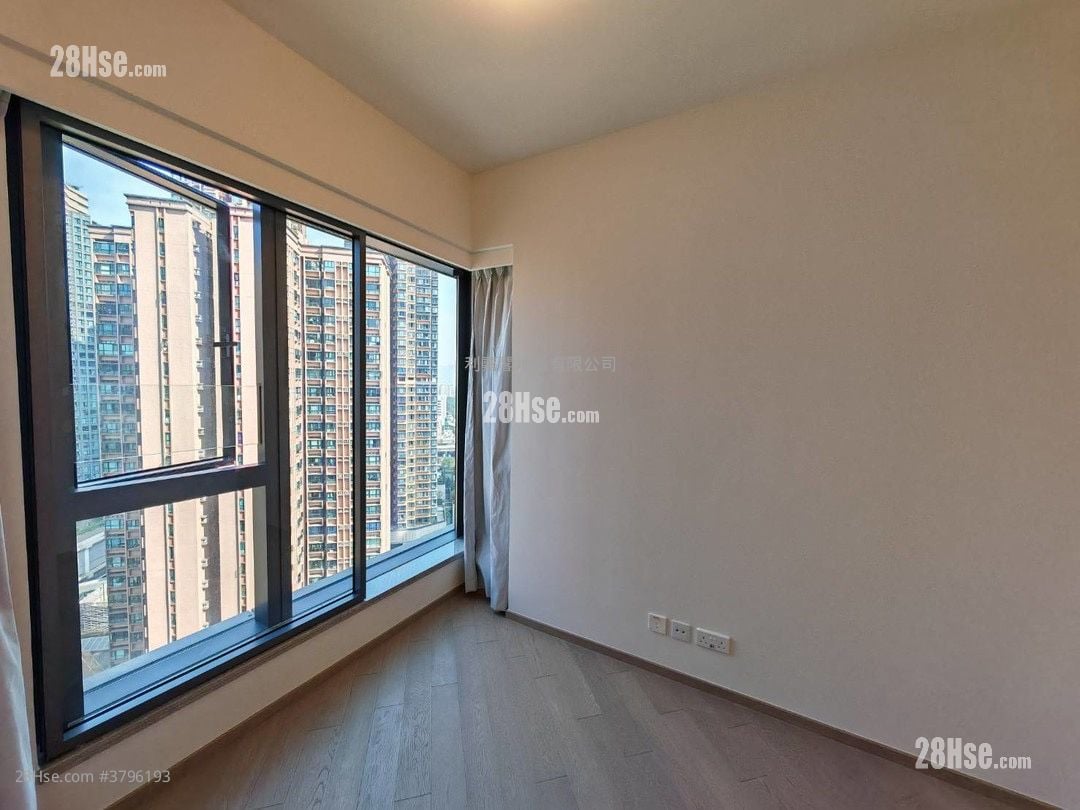 The Yoho Hub Sell 2 Bedrooms , 1 Bathroom 467 ft²