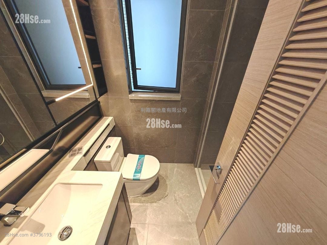 The Yoho Hub Sell 2 Bedrooms , 1 Bathroom 467 ft²