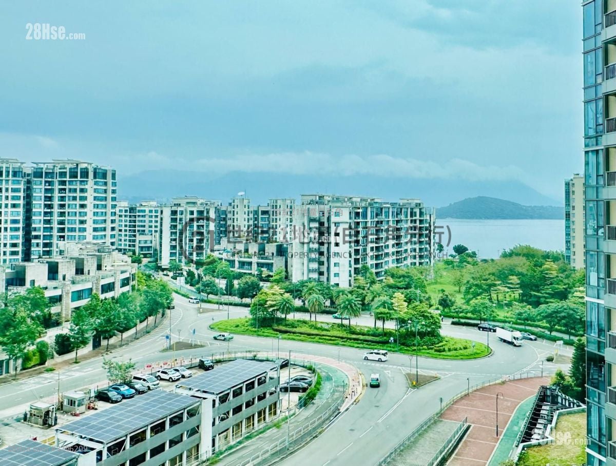 St Martin Sell 3 Bedrooms , 1 Bathroom 603 ft²