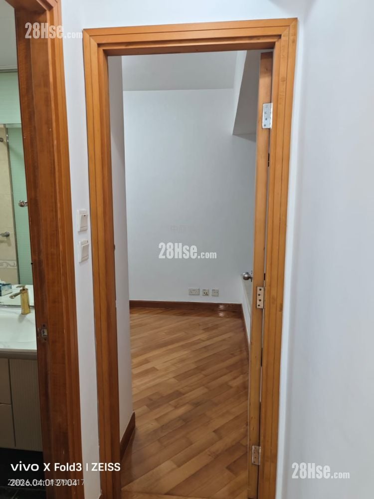 Kingston Lodge Rental 3 Bedrooms , 2 Bathrooms 786 ft²