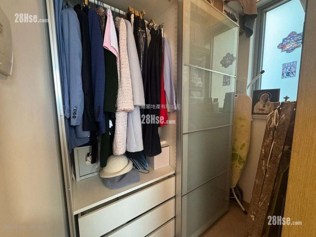 峻峦 售盘 3 房 , 1 浴室 572 平方尺