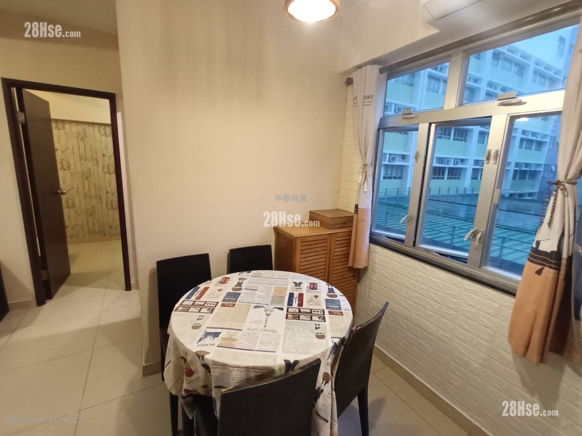 On Lok Building Sell 1 Bedroom 336 ft²