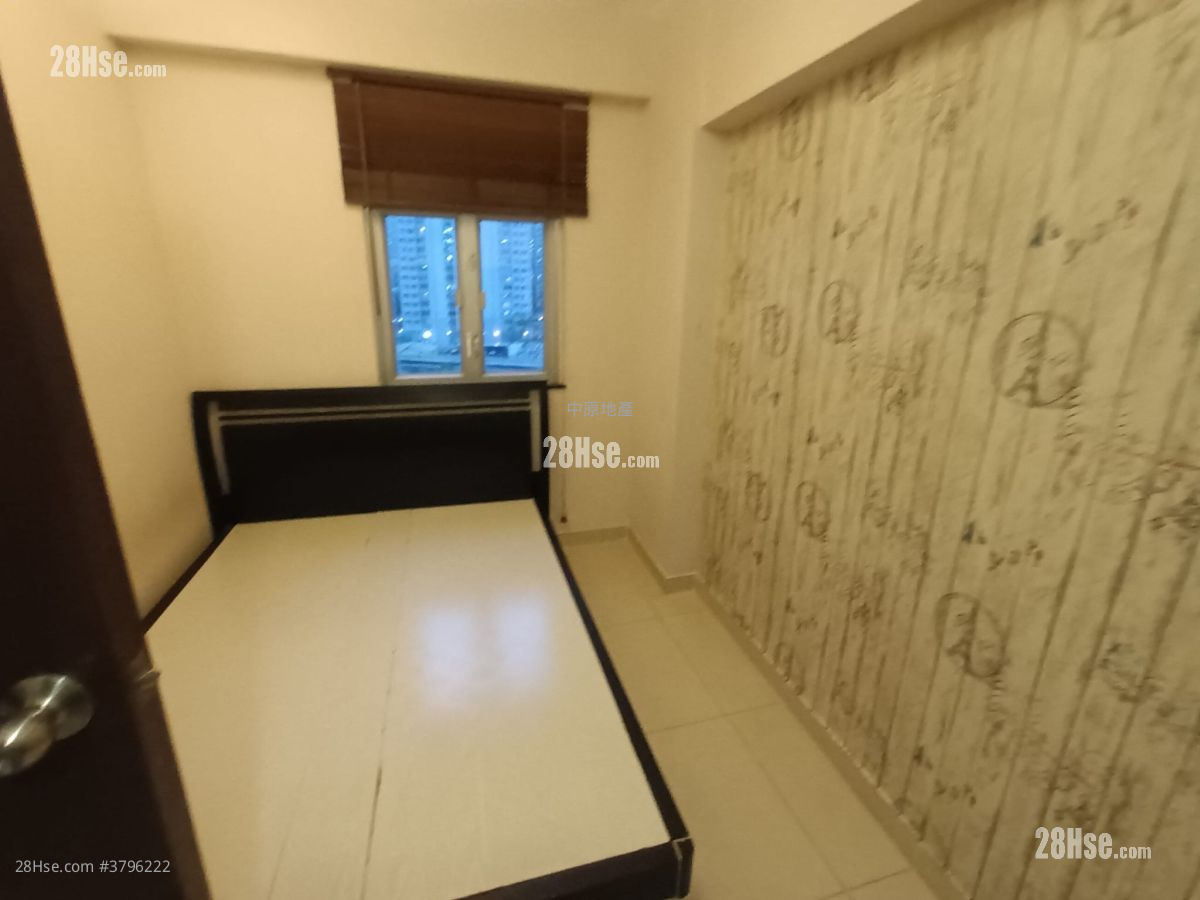 On Lok Building Sell 1 Bedroom 336 ft²