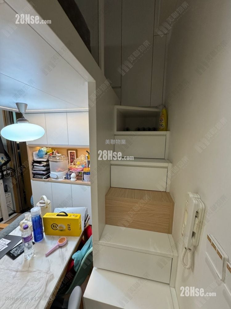 The Woodside Sell 1 Bedroom , 1 Bathroom 391 ft²