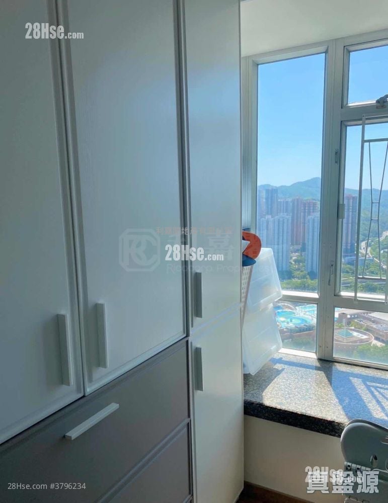 The Metro City Sell 3 Bedrooms , 2 Bathrooms 526 ft²