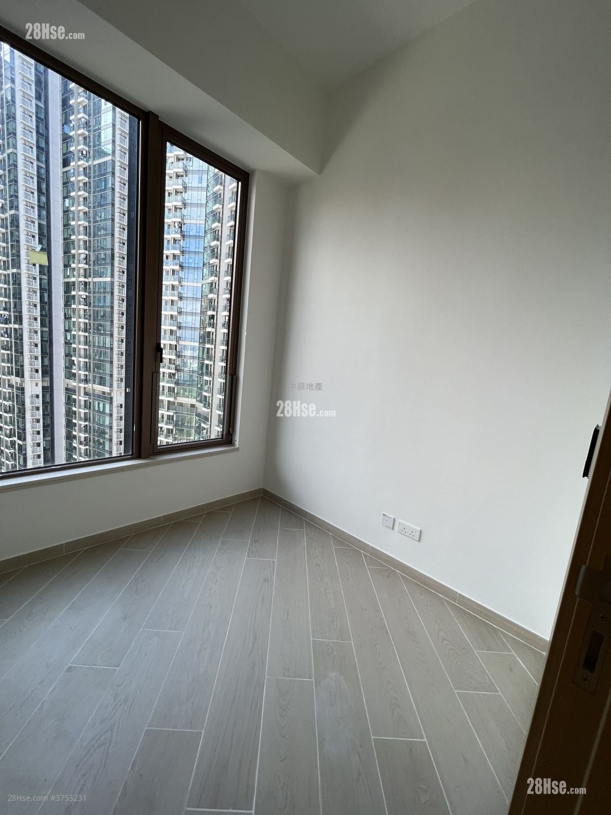 LP10 售盘 2 房 , 1 浴室 484 平方尺