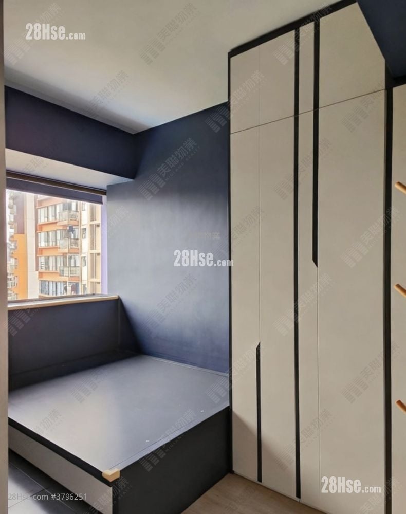 主人房: 翘翠峰 售盘 2 房 , 1 浴室 580 平方尺