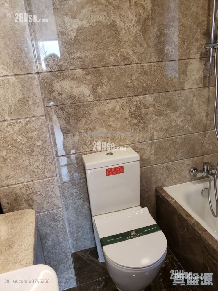 Sea To Sky Sell 3 Bedrooms , 2 Bathrooms 745 ft²