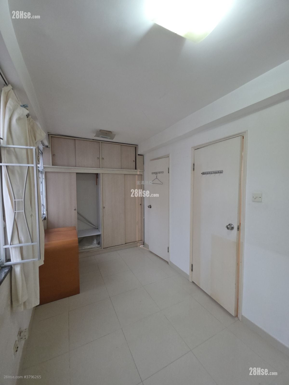 Tsuen Wan Centre Sell 2 Bedrooms , 1 Bathroom 377 ft²