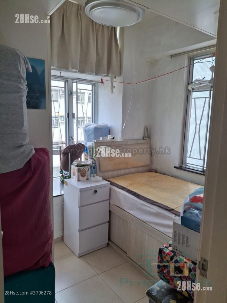 Glamour Garden Sell 2 Bedrooms , 1 Bathroom 386 ft²