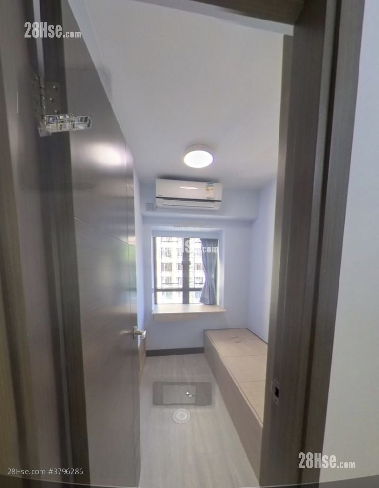 Fullview Court Rental 738 ft²