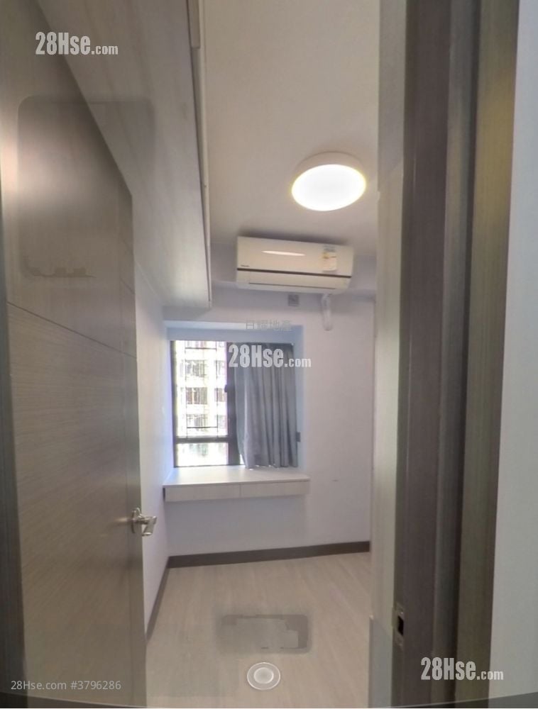 Fullview Court Rental 738 ft²