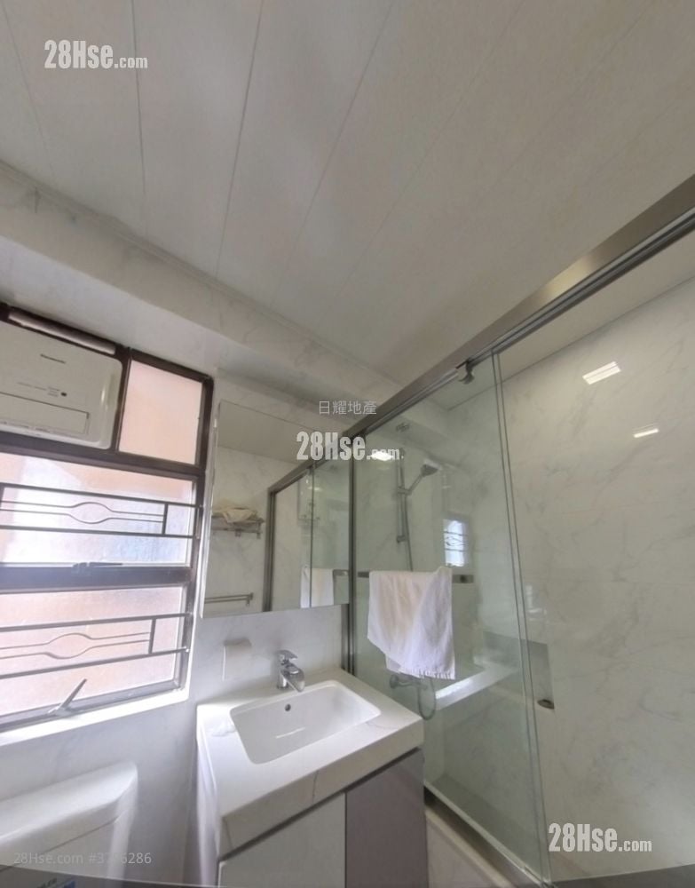 Fullview Court Rental 738 ft²