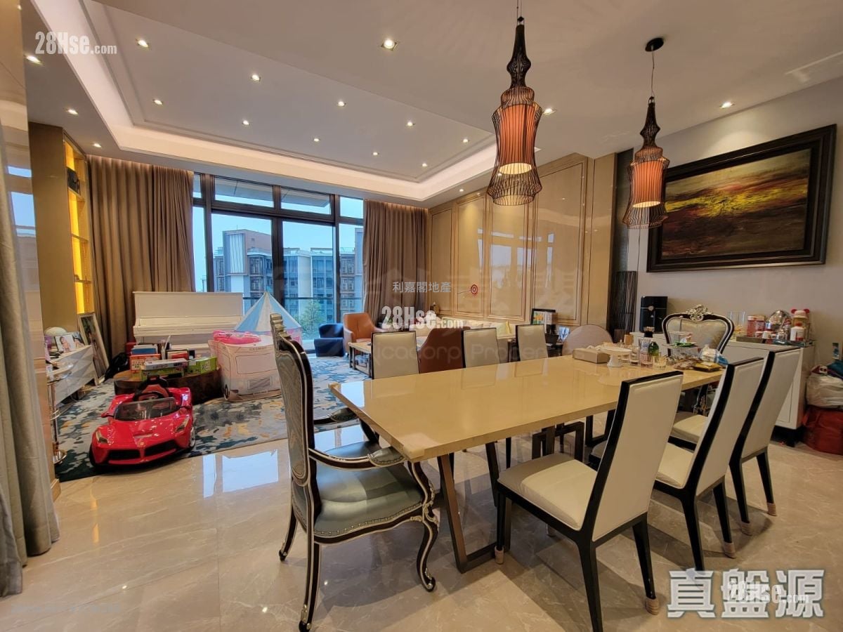 The Bloomsway Rental 2,865 ft²