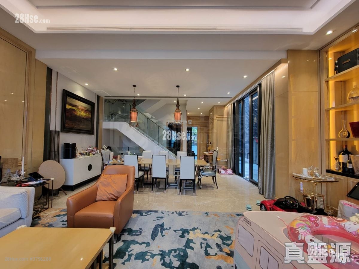 The Bloomsway Rental 2,865 ft²