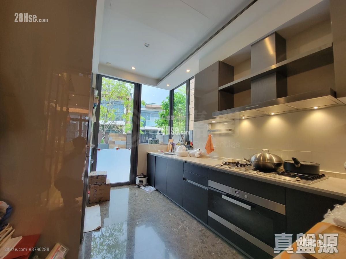 The Bloomsway Rental 2,865 ft²