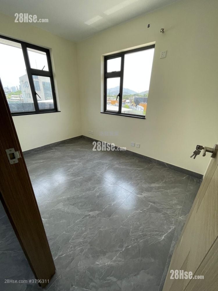 Village Sell 700 ft²