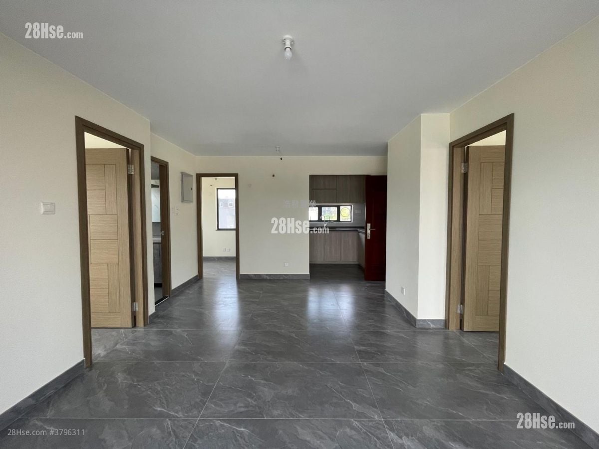 Village Sell 700 ft²