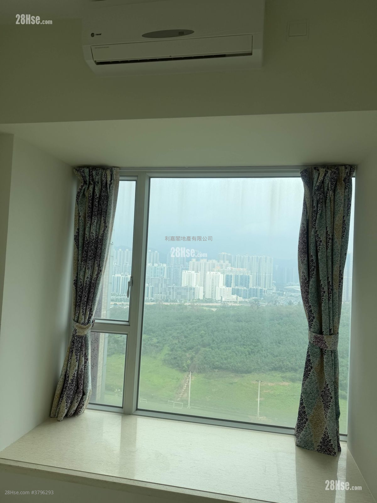 Hemera Sell 4 Bedrooms , 3 Bathrooms 943 ft²