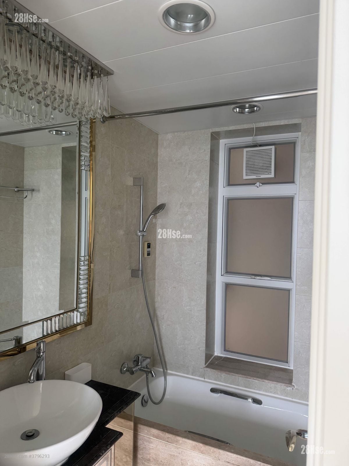 Hemera Sell 4 Bedrooms , 3 Bathrooms 943 ft²