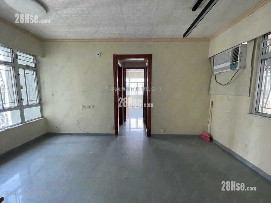 Greenview Court Sell 2 Bedrooms , 1 Bathroom 477 ft²