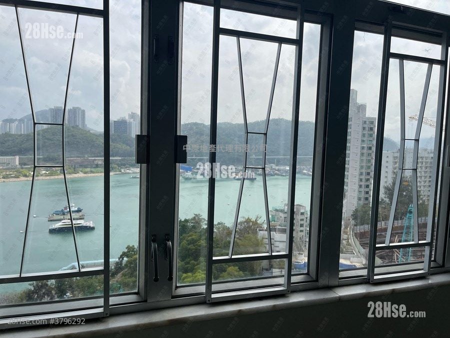 Greenview Court Sell 2 Bedrooms , 1 Bathroom 477 ft²