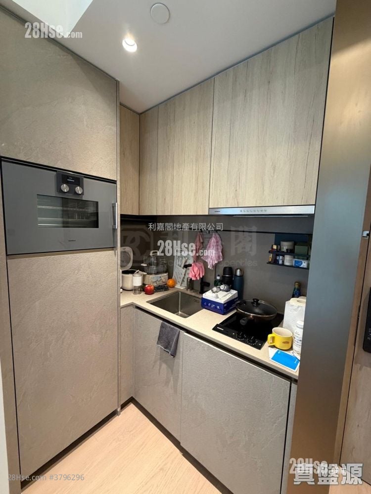 101 Kings Road Sell 2 Bedrooms , 1 Bathroom 380 ft²