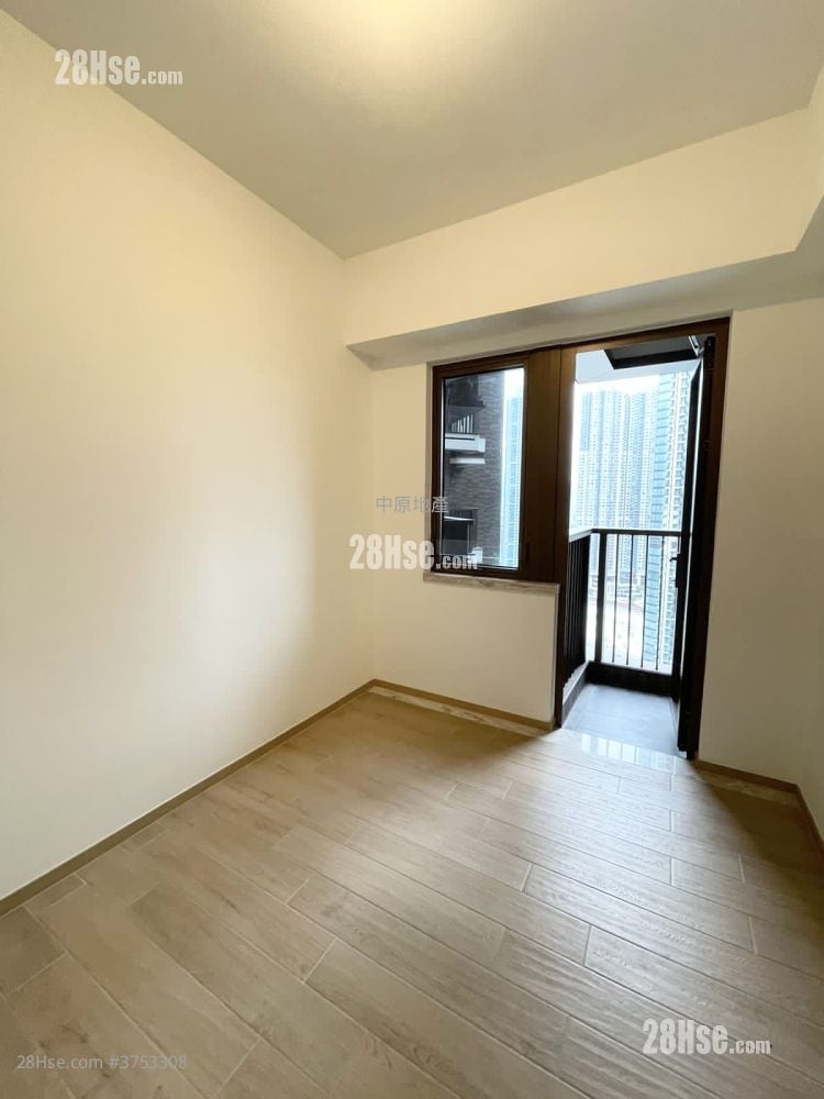 Lp6 Sell 2 Bedrooms , 1 Bathroom 463 ft²