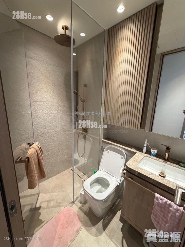 101 Kings Road Sell 2 Bedrooms , 1 Bathroom 380 ft²