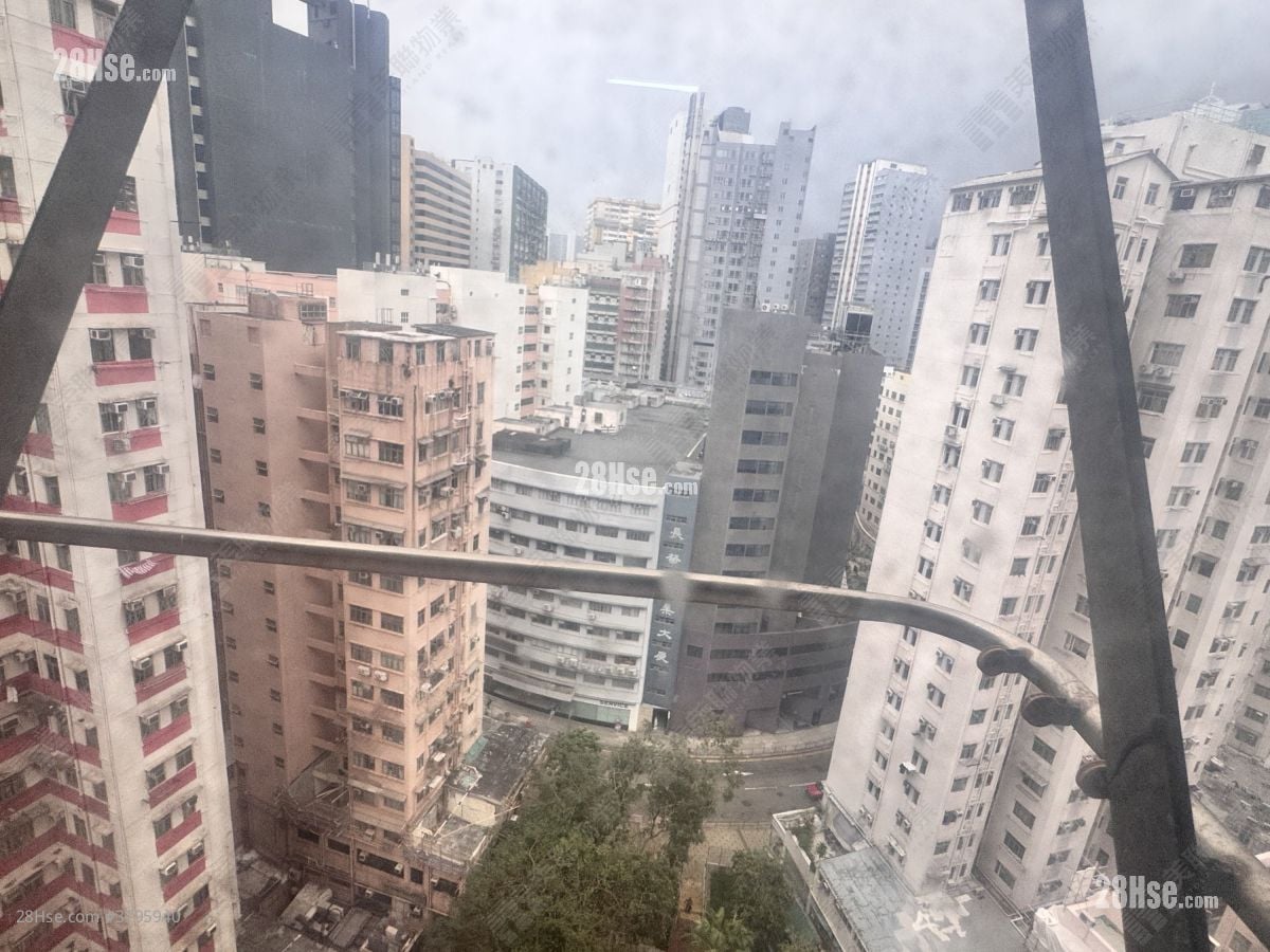 Kam Shek Building Sell 2 Bedrooms , 1 Bathroom 407 ft²