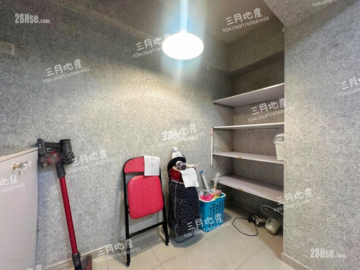 Lai Heung Building Sell 2 Bedrooms , 1 Bathroom 437 ft²