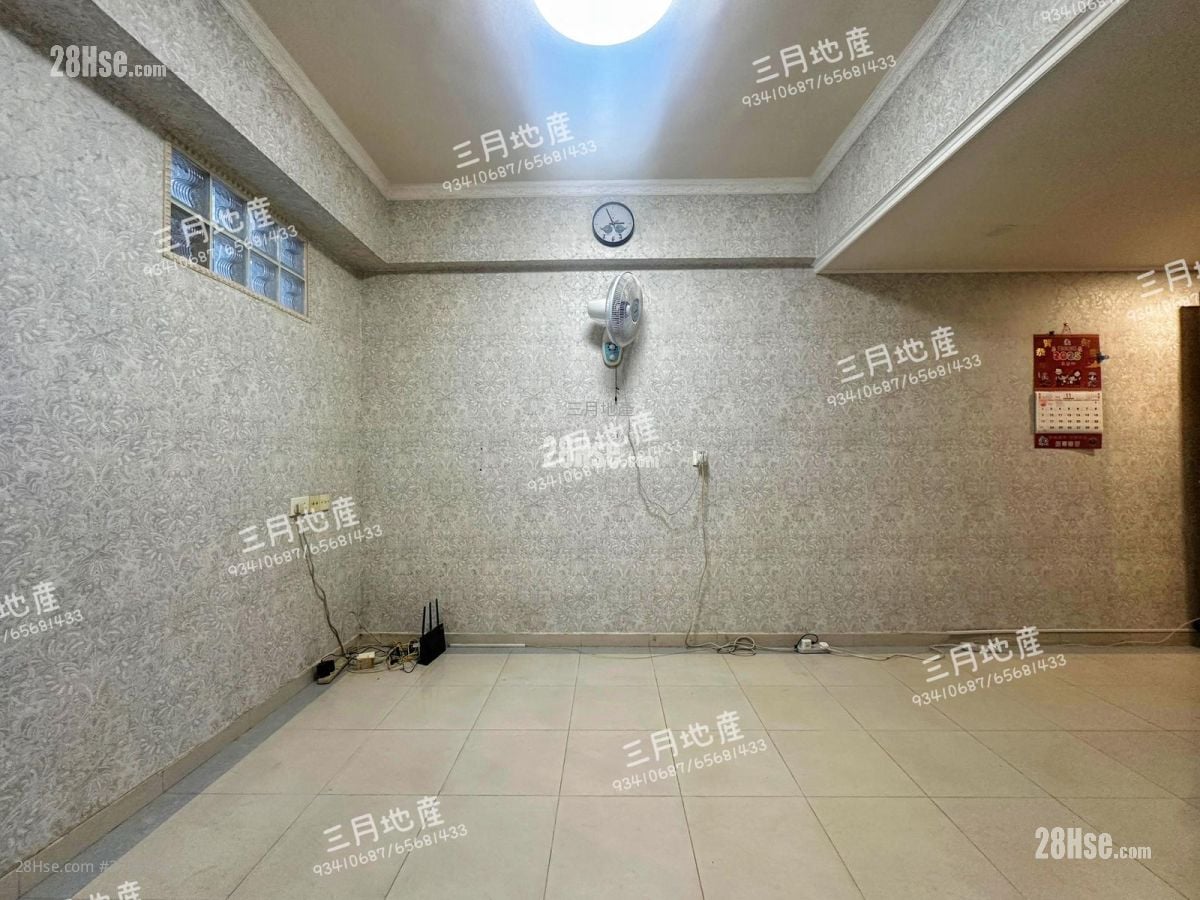 Lai Heung Building Sell 2 Bedrooms , 1 Bathroom 437 ft²