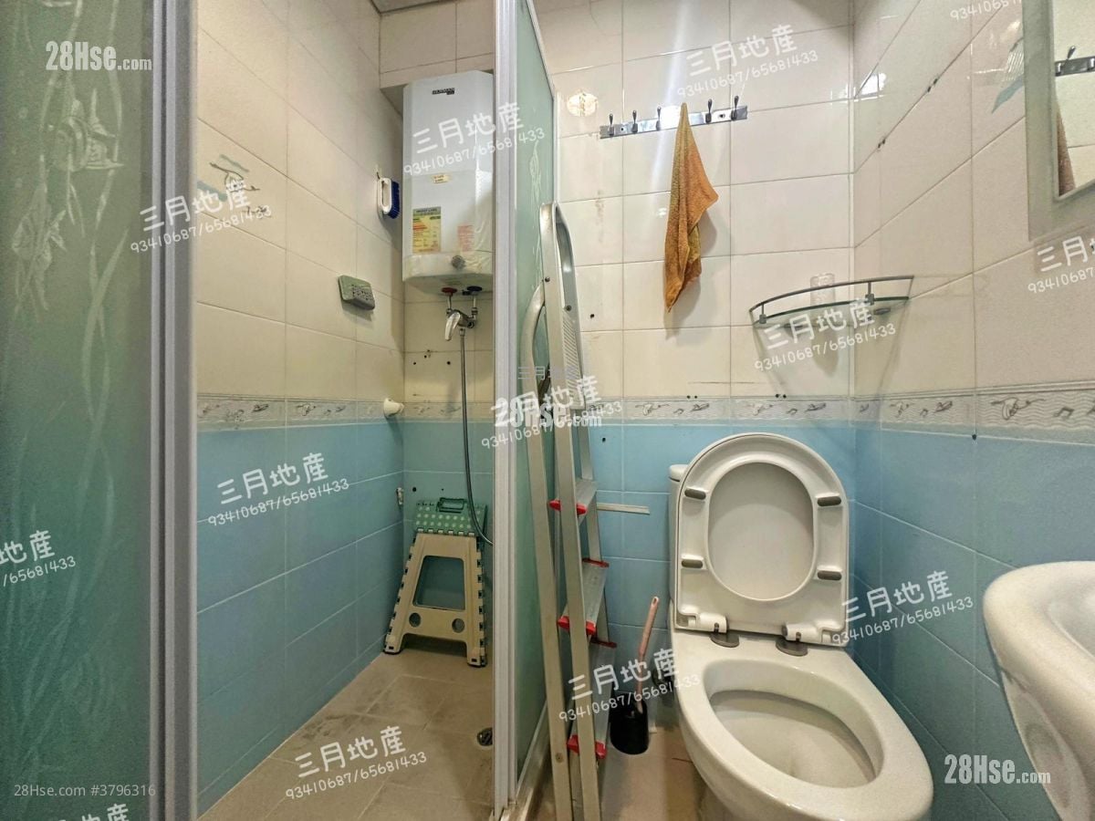 Lai Heung Building Sell 2 Bedrooms , 1 Bathroom 437 ft²