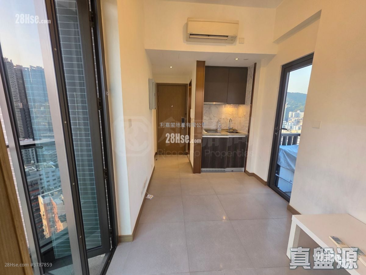 AVA228 租盘 1 房 249 平方尺