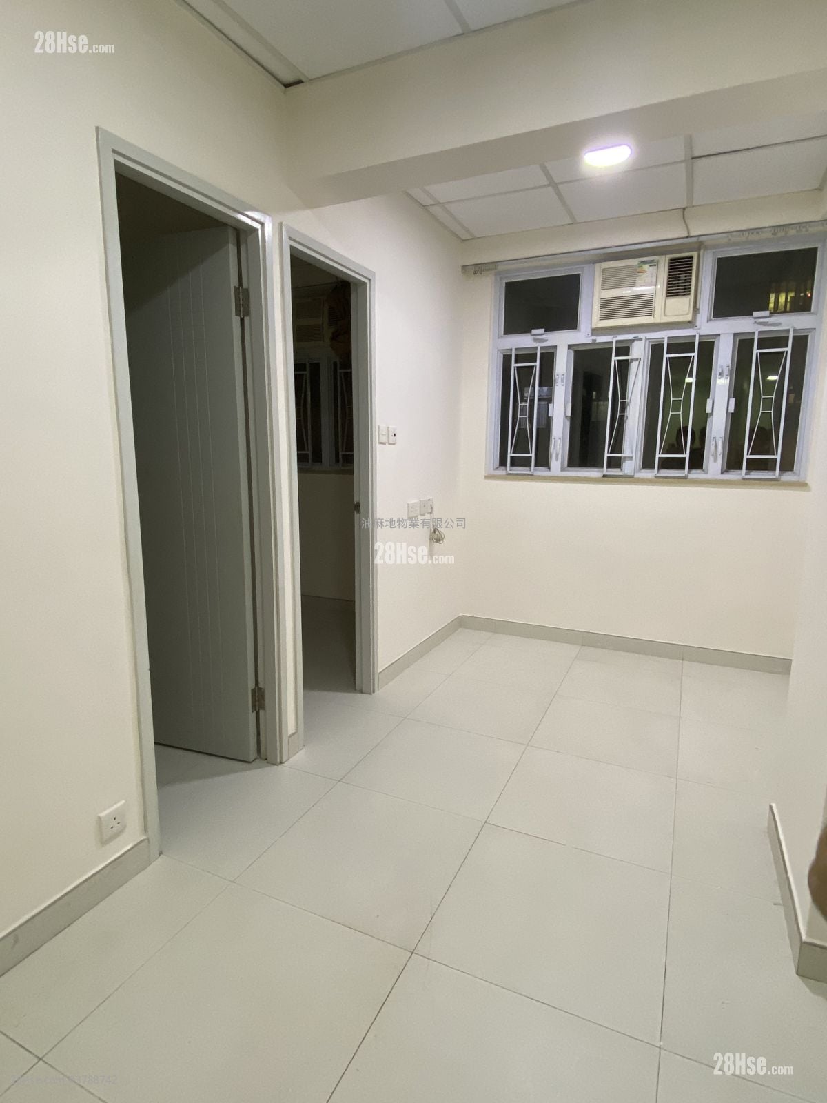 Chinese Mansion Rental 2 Bedrooms , 1 Bathroom 280 ft²