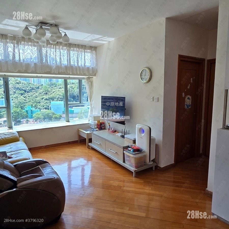 Tung Chung Crescent Sell 2 Bedrooms 607 ft²