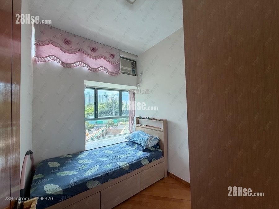 Tung Chung Crescent Sell 2 Bedrooms 607 ft²