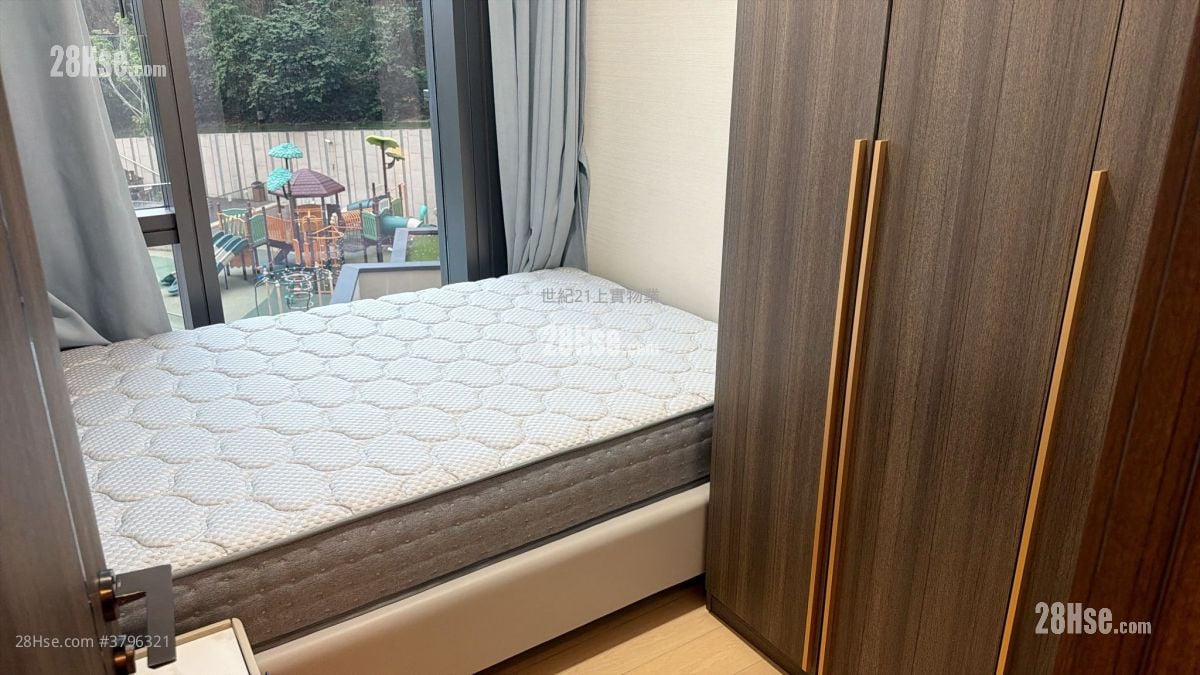 Mantin Heights Sell 3 Bedrooms , 3 Bathrooms 943 ft²