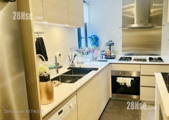 Mantin Heights Sell 3 Bedrooms , 3 Bathrooms 943 ft²