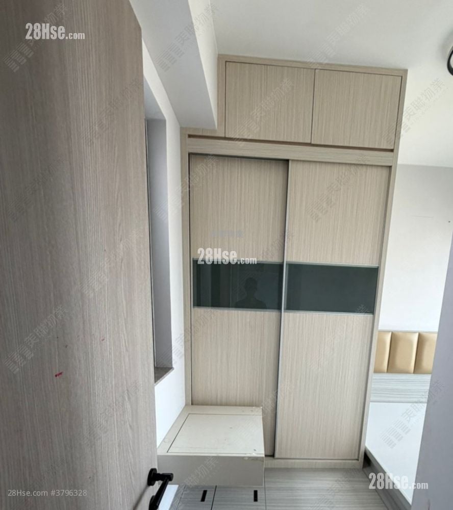 Atrium House Sell 2 Bedrooms , 1 Bathroom 434 ft²