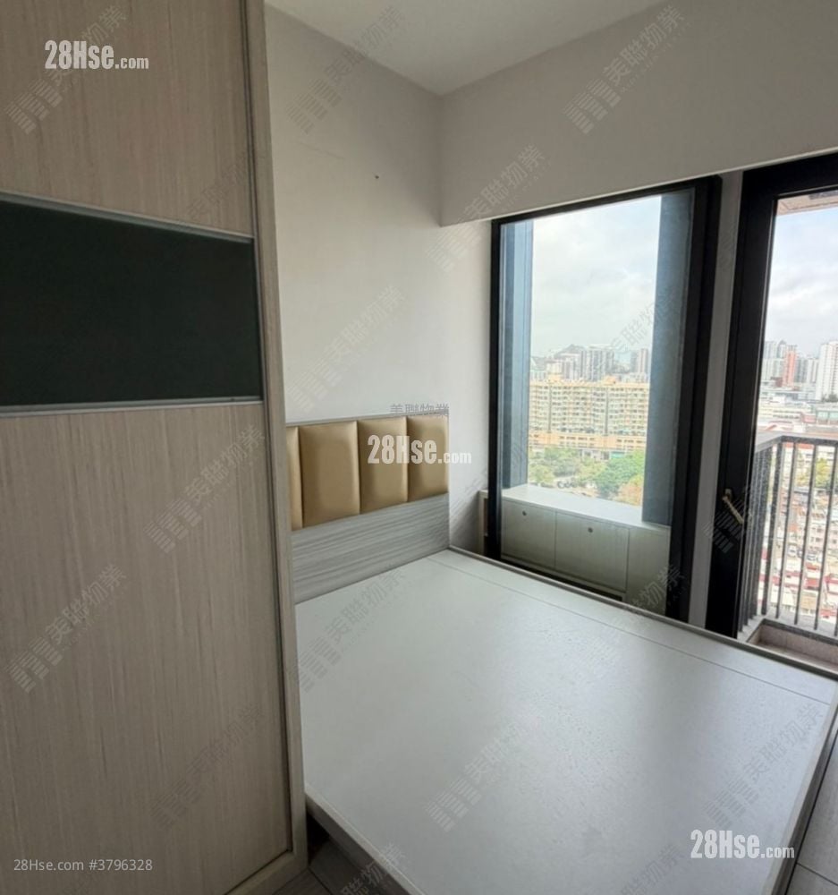 Atrium House Sell 2 Bedrooms , 1 Bathroom 434 ft²