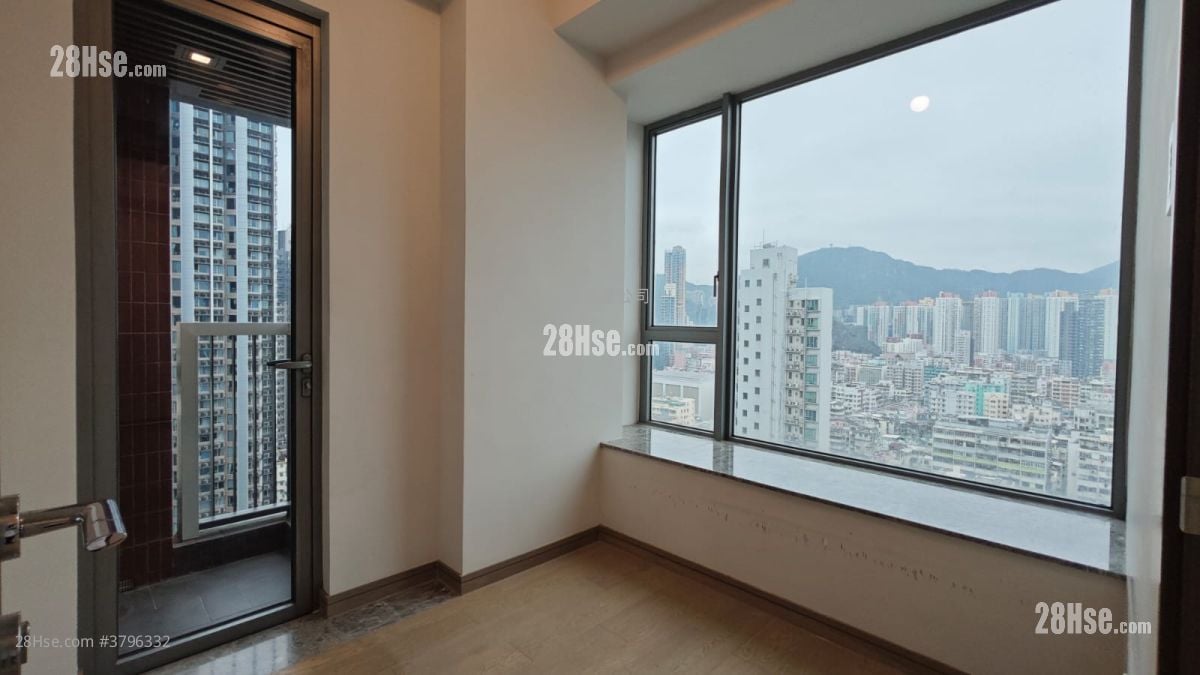 Park One Sell 3 Bedrooms , 1 Bathroom 418 ft²