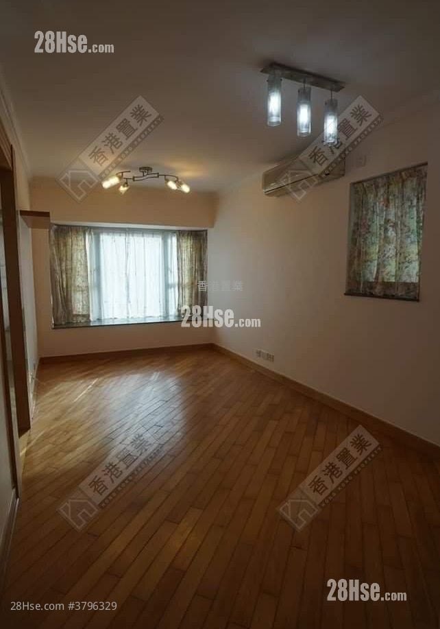 Park Central Sell 2 Bedrooms , 1 Bathroom 467 ft²