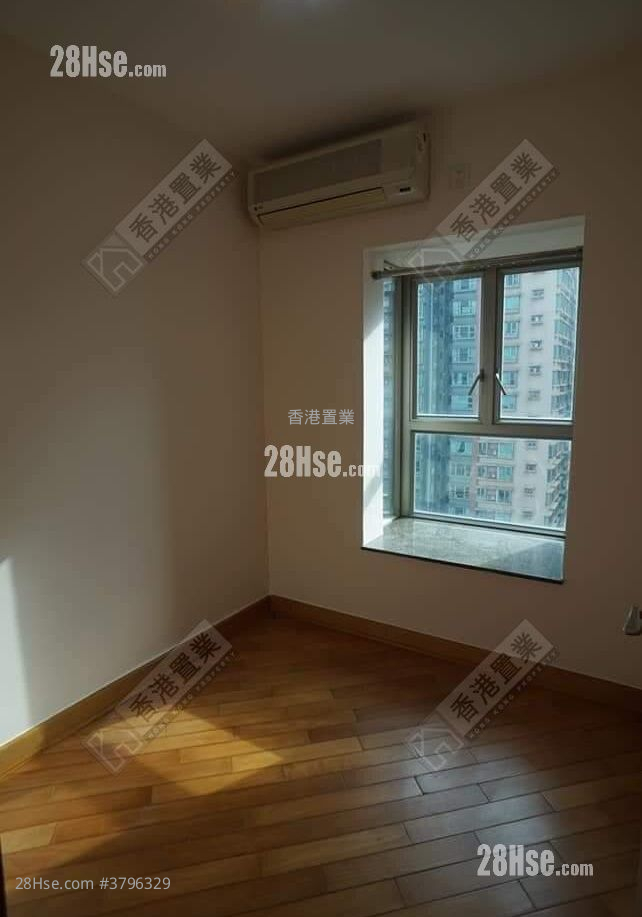 Park Central Sell 2 Bedrooms , 1 Bathroom 467 ft²