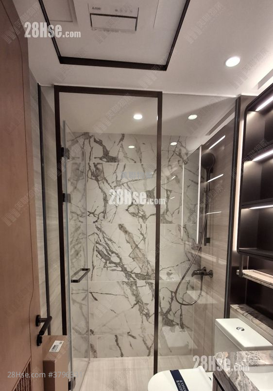 Topside Residence Rental 2 Bedrooms , 1 Bathroom 377 ft²