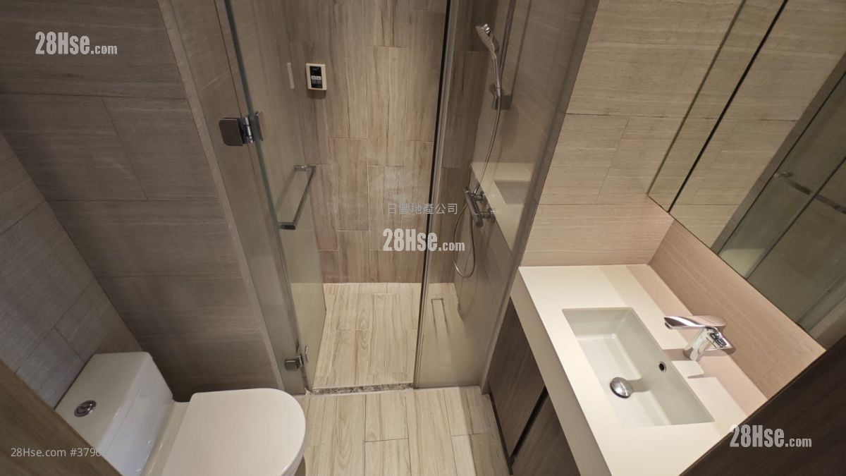 Park One Sell 3 Bedrooms , 1 Bathroom 418 ft²