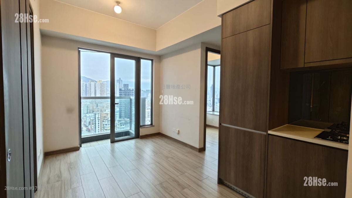 Park One Sell 3 Bedrooms , 1 Bathroom 418 ft²